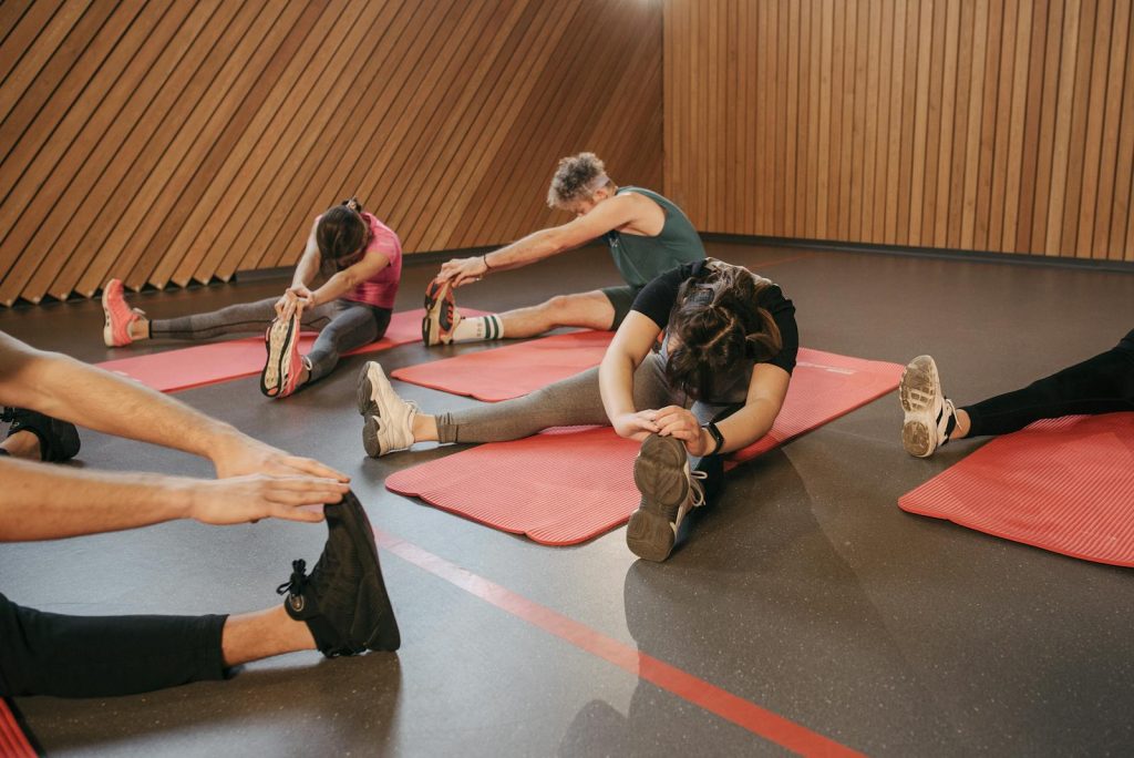 People exercising together using the elite diet and exercise plan